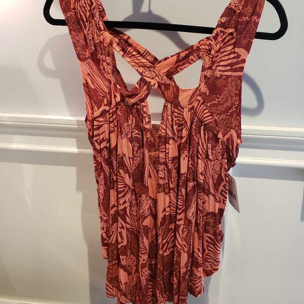 Free People Cherry combo top 🍒
